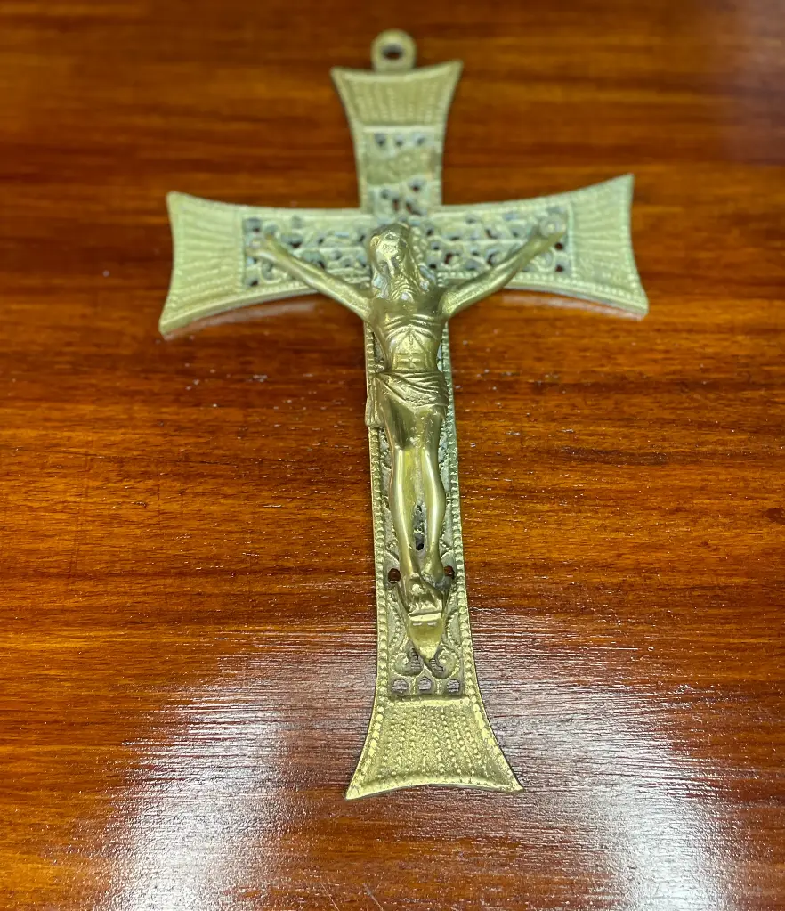 Crucifijo en bronce