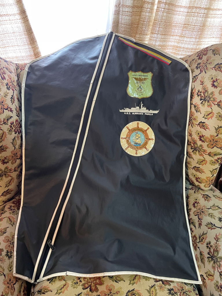Funda para traje Almirante Padilla 