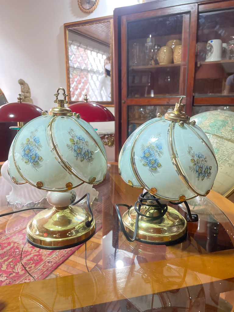 Lámpara de mesa caperuza en vidrio - disponible una