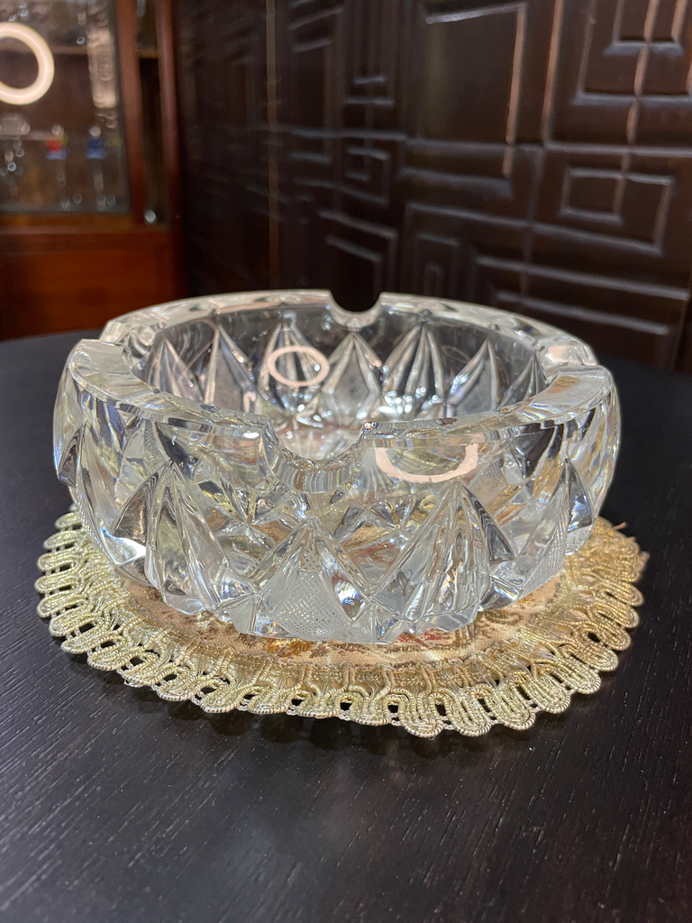 Cenicero en cristal repujado o tallado rombos y estrella