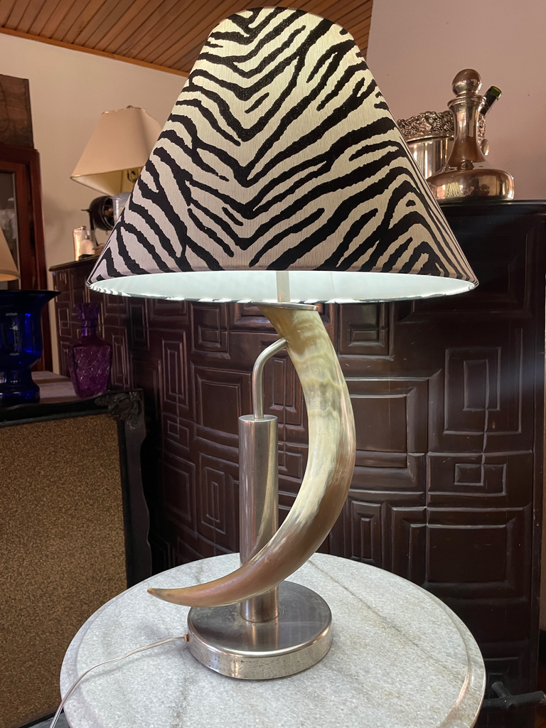 Lámpara de mesa estilo kitch o safari