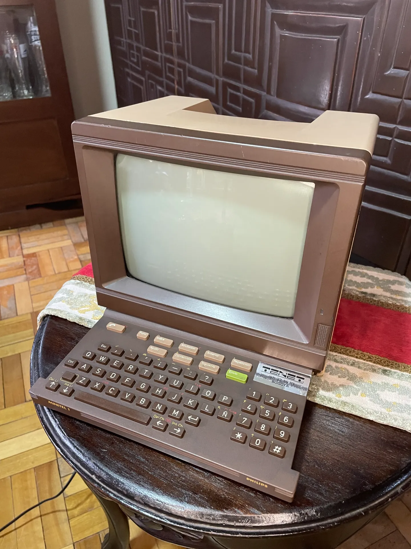 Terminal Minitel 1 Philips, prende no da imagen
