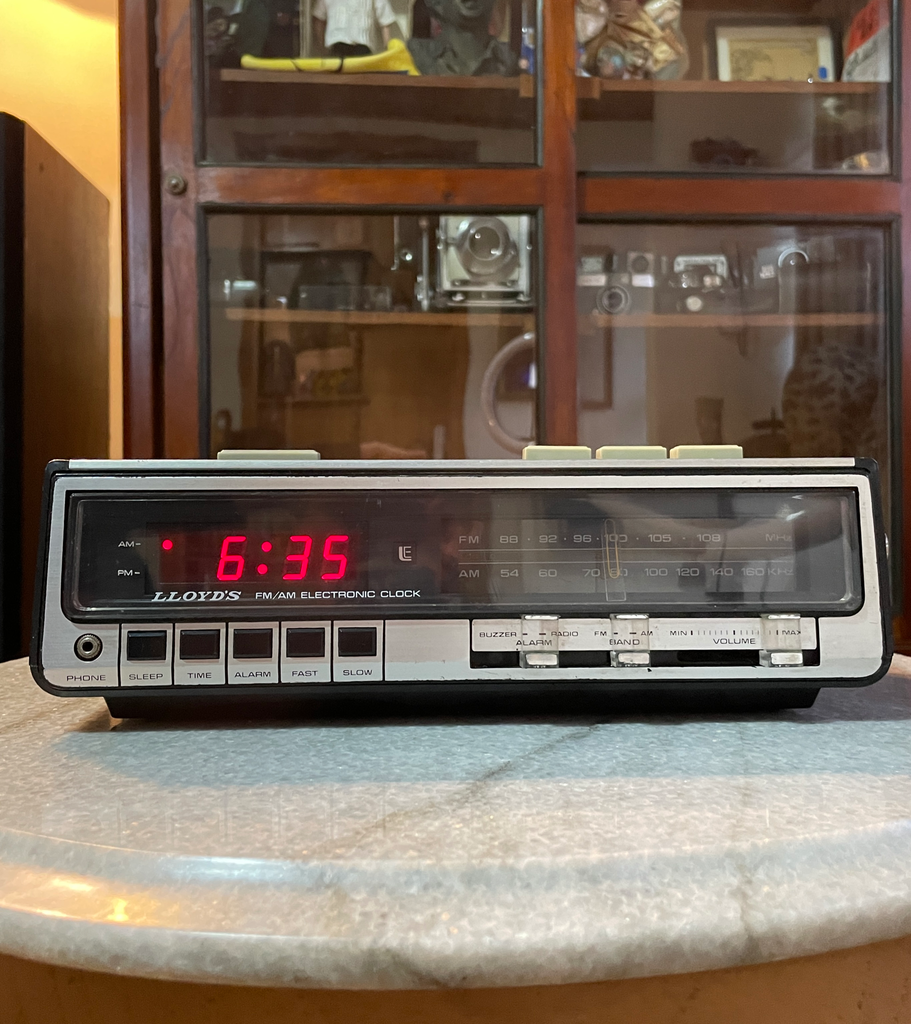 (Vendido) Radio reloj despertador Lloyds