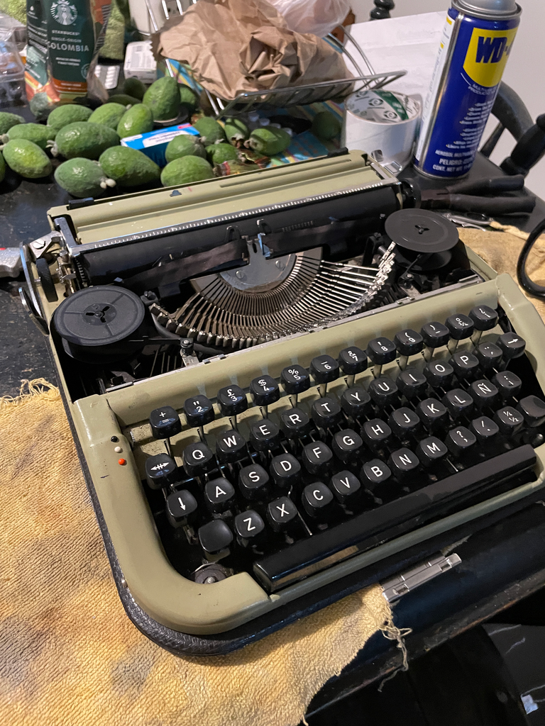 Máquina de escribir verde