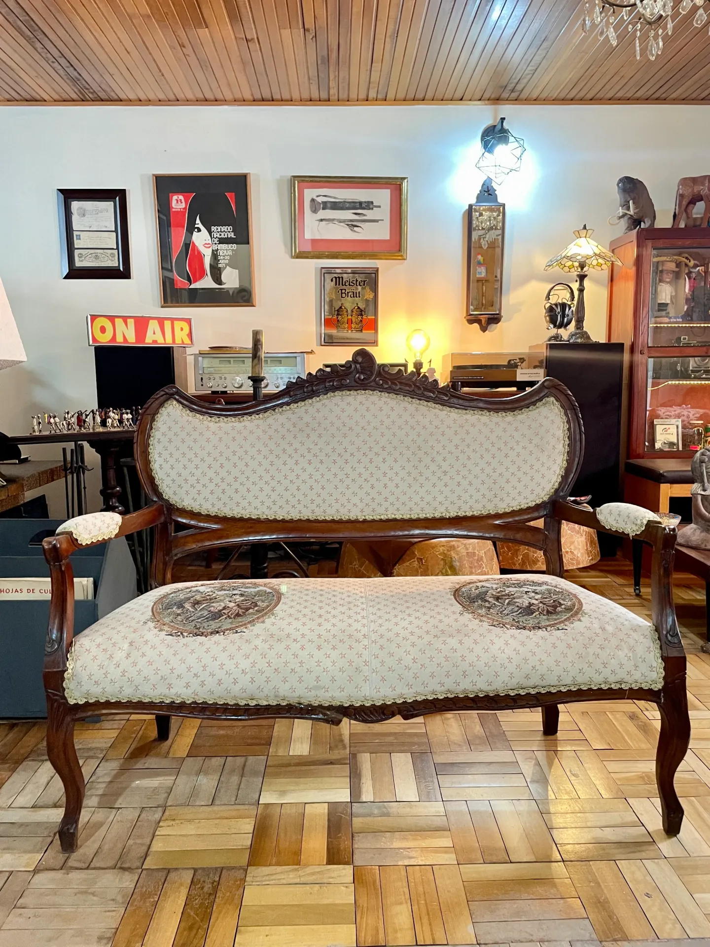 Sofá o silla dos puestos de madera tallada estilo Luis XV