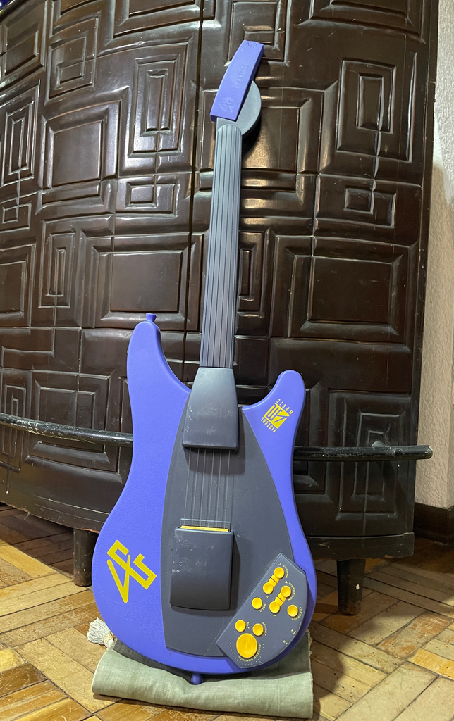 Decoración o proyecto : Controlador de videojuego Ahead Virtual Music Guitar