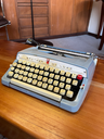 Máquina de escribir Brother deLuxe