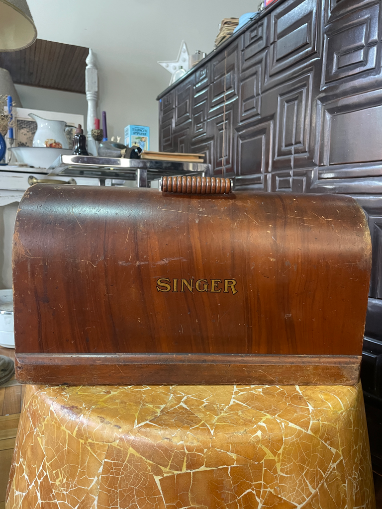 Estuche o tapa para máquina de coser Singer antigua