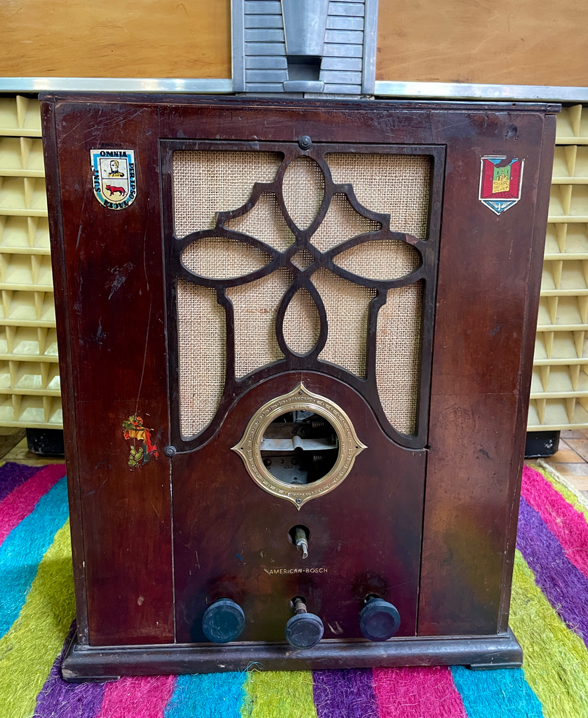 Radio antiguo Lombo