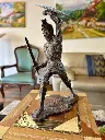 Escultura o estatua caballero medieval con armadura 