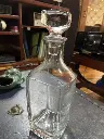 Licorera o Whiskera en vidrio y tapón en cristal 