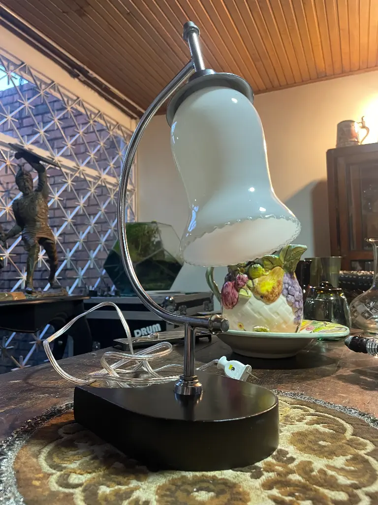 Lámpara de mesa o lectura vidrio ahumado estilo floral