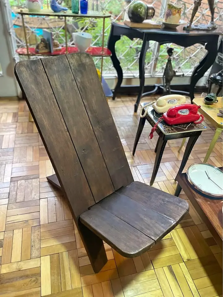 (Vendido) Silla en madera recostada vikinga africana