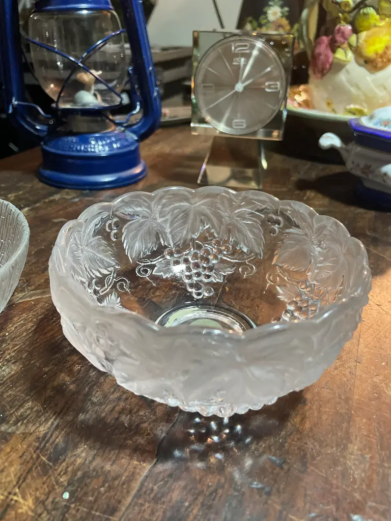 Dulcera en cristal talla floral