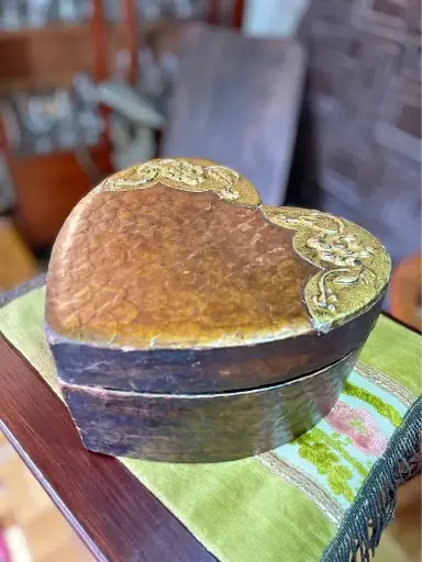 [TES-A-00000000310] Cofre, joyero o caja de madera en forma de corazón