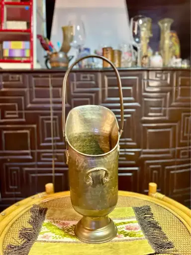 [TES-A-00000000332] Caldero, cesta o cubo para carbón antiguo en latón con apliques en bronce