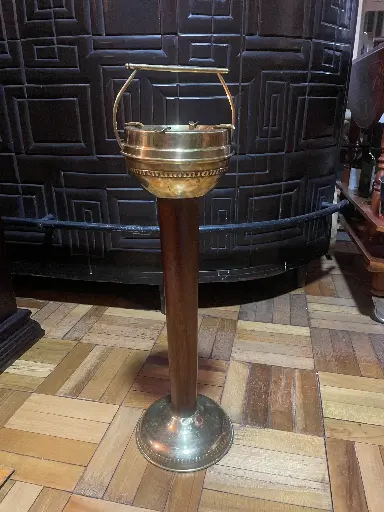[TES-A-00000000363] Z Cenicero madera y latón