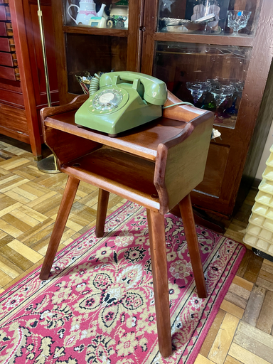 [TES-A-00000000379] Mesa en auxiliar o para teléfono pequeña 