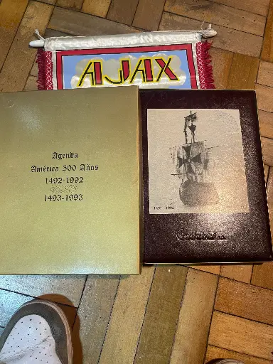 [TES-A-00000000413] Agenda en caja original 500 años del descubrimiento de américa