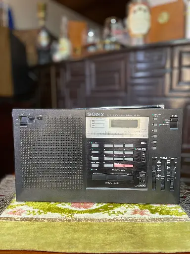 [TES-A-00000000421] Radio Sony ICF-SW 2001 - radio grande