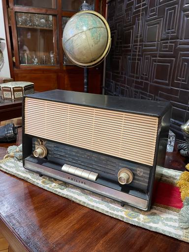 Radio Philips de tubos años 50s - 60s