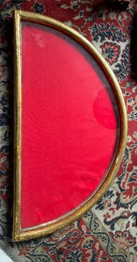 [TES-A-00000000043] Caja, mostrador o vitrina semicircular en vidrio y madera