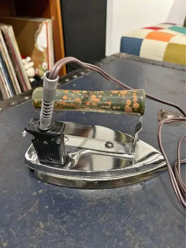 [TES-A-00000000065] Plancha de viaje vintage