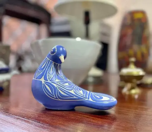 [TES-A-00000000095] Porcelana paloma azul artista chileno