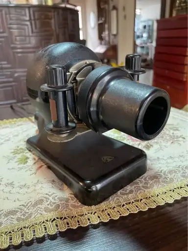 [TES-A-00000000099] Proyector negro baquelita