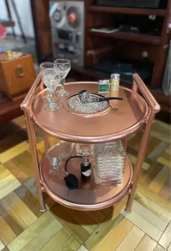 [TES-A-00000000135] Mesa de servicio bar con cenicero