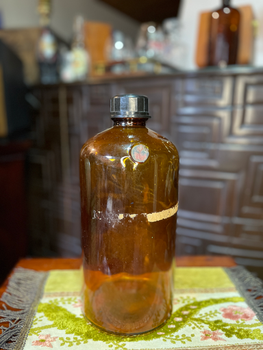 [TES-A-00000000202] Botella ambar grande con tapa E. Merck