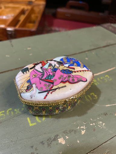 [TES-A-00000000219] Cofre o joyero pequeño esmaltado, con imagen o escena japonesa