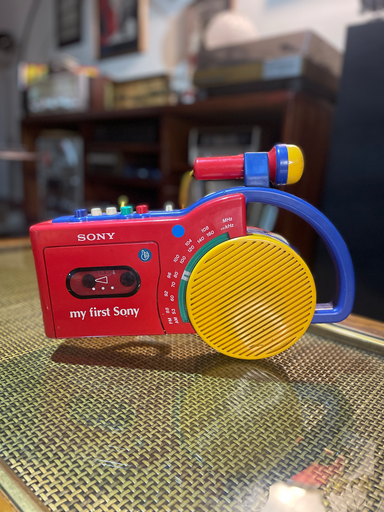 [TES-A-00000000235] Radio casete mi primera Sony con micrófono