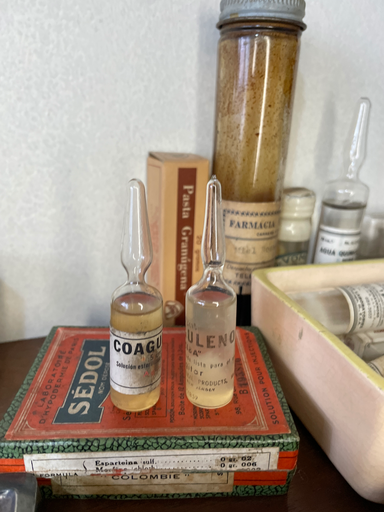 [TES-A-00000000253] Botellas de colección boticario antiguo - Ampolla Cuaguleno